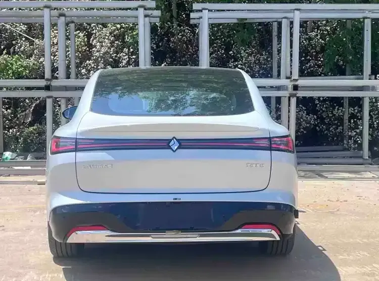 2025 BaoJun XiangJing 1.5T 143HP L4 1DHT PHEV,autocango,china used car exporter,china ev exporter,chinese used car exporter,chinese used ev exporter