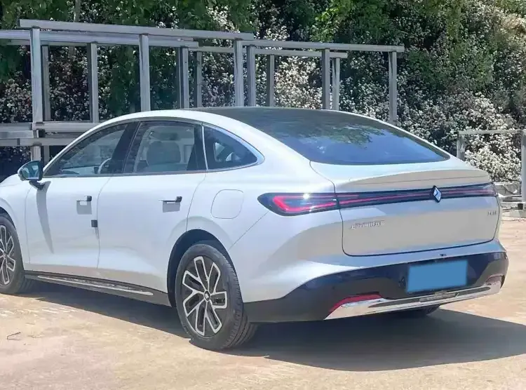 2025 BaoJun XiangJing 1.5T 143HP L4 1DHT PHEV,autocango,china used car exporter,china ev exporter,chinese used car exporter,chinese used ev exporter