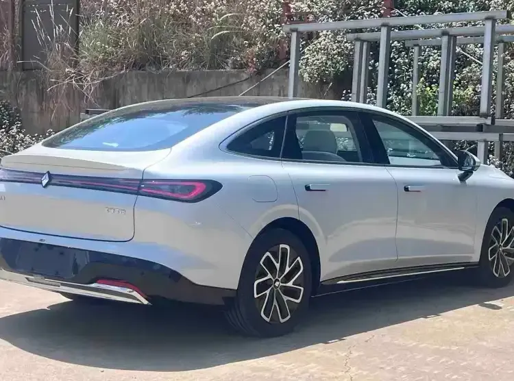 2025 BaoJun XiangJing 1.5T 143HP L4 1DHT PHEV,autocango,china used car exporter,china ev exporter,chinese used car exporter,chinese used ev exporter