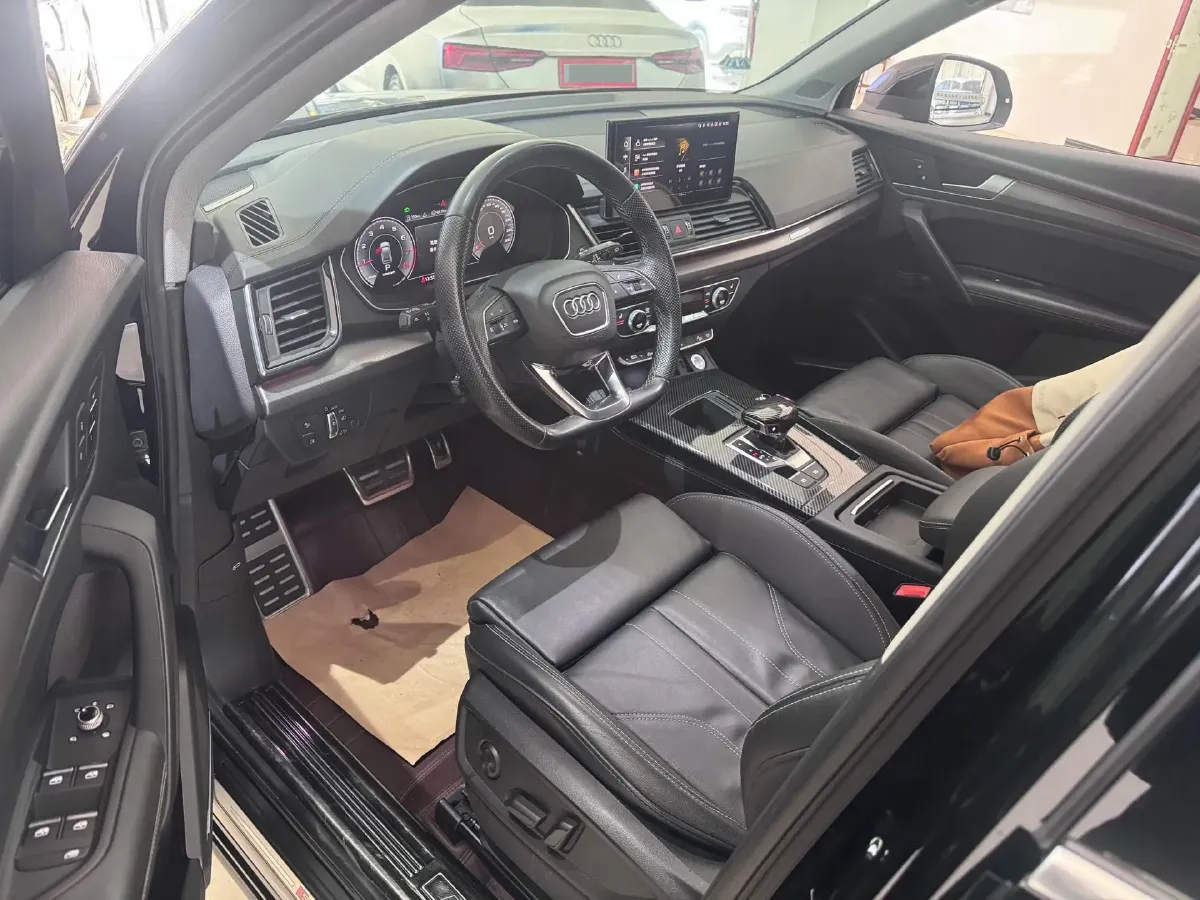 2022 Audi Q5L 2.0T 252HP L4 7DCT,autocango,china used car exporter,china ev exporter,chinese used car exporter,chinese used ev exporter