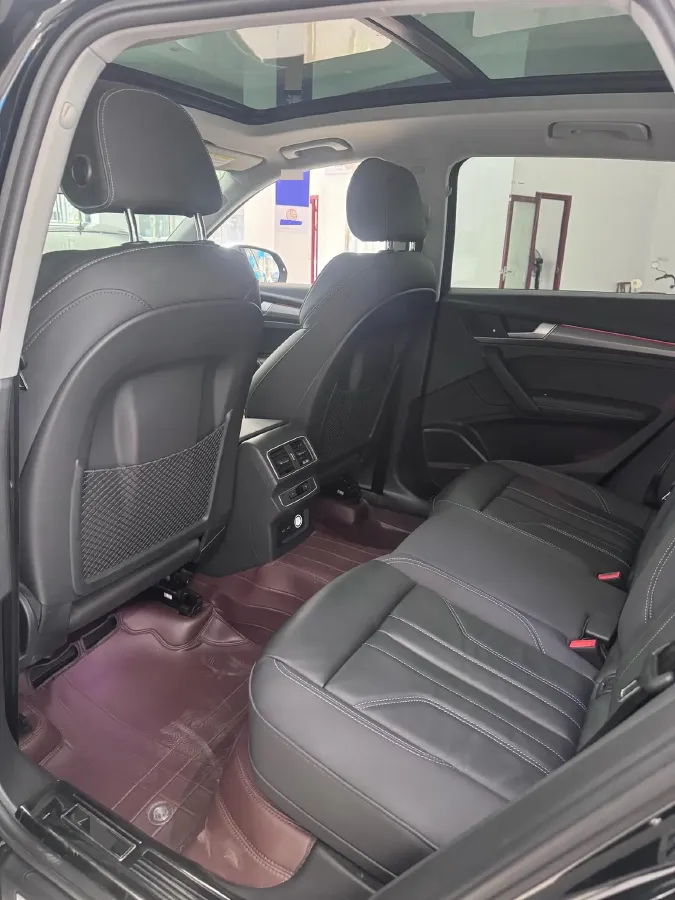 2022 Audi Q5L 2.0T 252HP L4 7DCT,autocango,china used car exporter,china ev exporter,chinese used car exporter,chinese used ev exporter