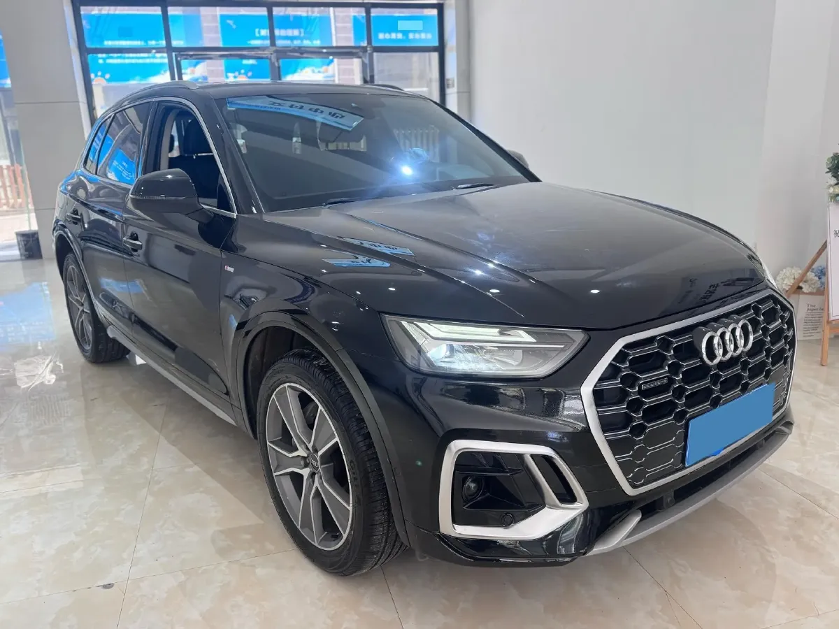 2022 Audi Q5L 2.0T 252HP L4 7DCT,autocango,china used car exporter,china ev exporter,chinese used car exporter,chinese used ev exporter