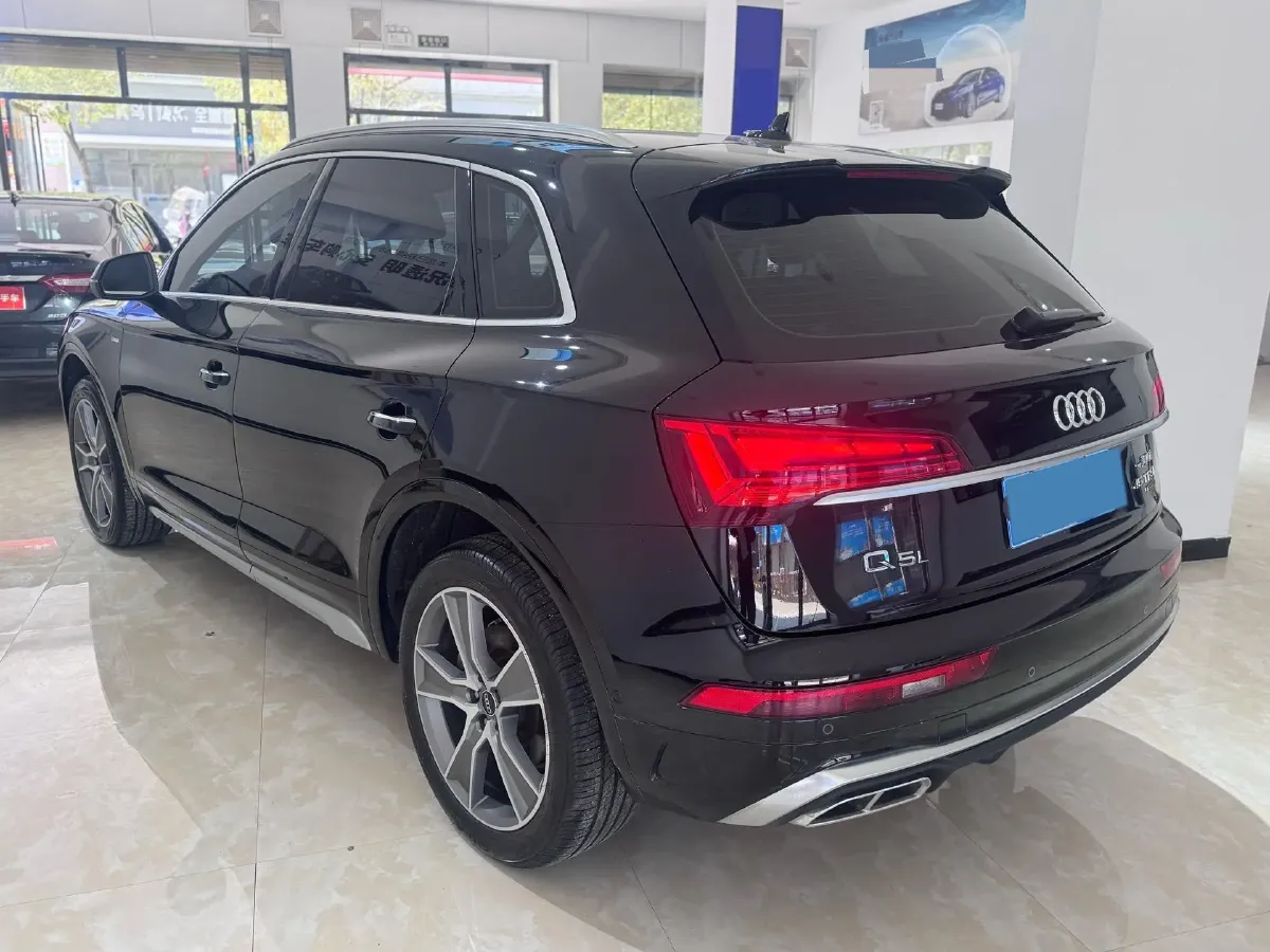 2022 Audi Q5L 2.0T 252HP L4 7DCT,autocango,china used car exporter,china ev exporter,chinese used car exporter,chinese used ev exporter