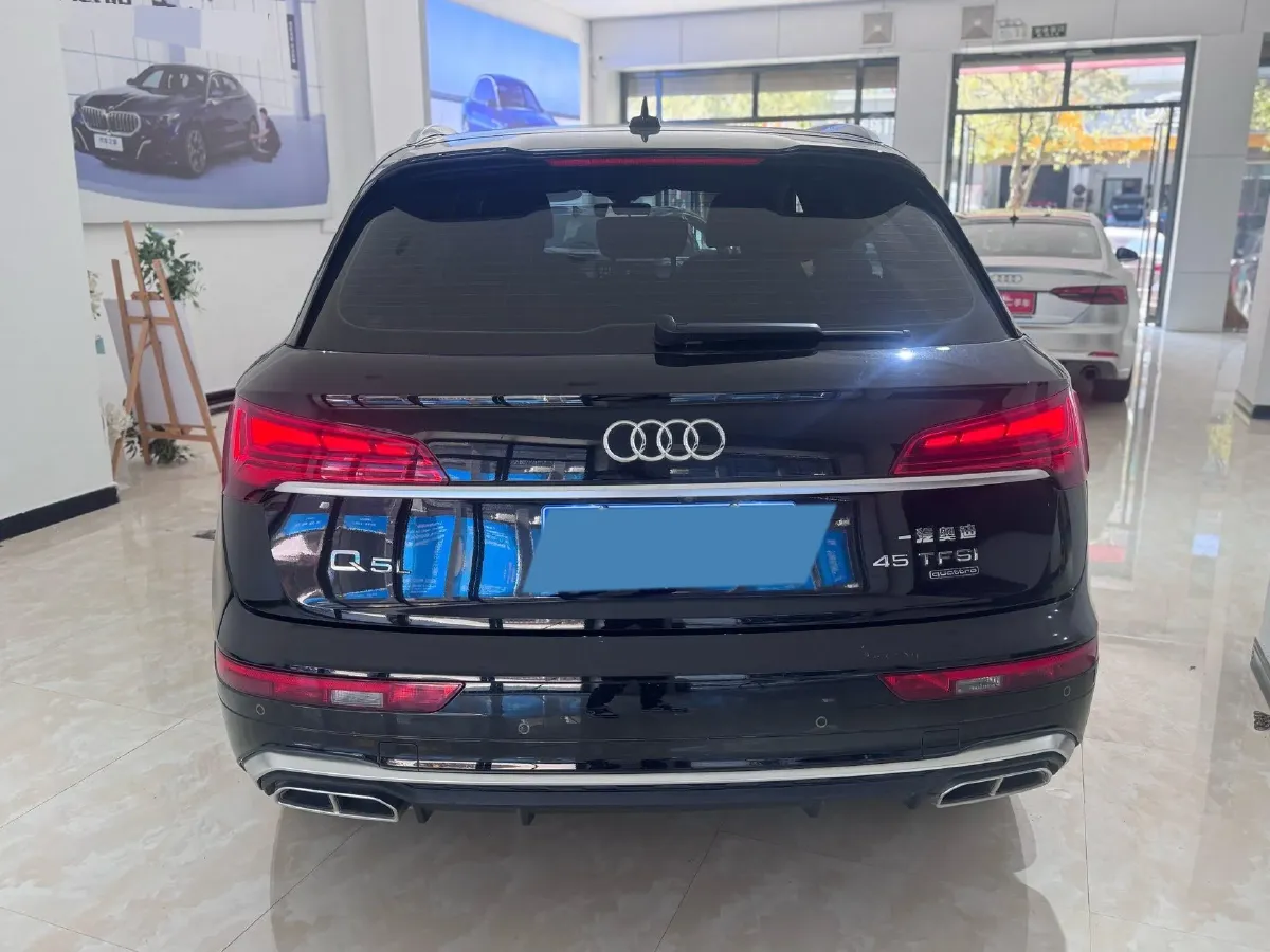 2022 Audi Q5L 2.0T 252HP L4 7DCT,autocango,china used car exporter,china ev exporter,chinese used car exporter,chinese used ev exporter