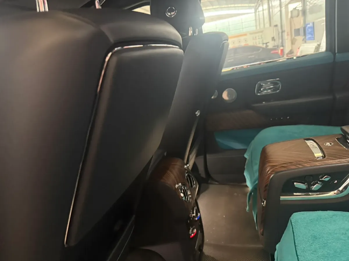 2018 Rolls-Royce Cullinan 6.7T 571HP V12 8AT,autocango,china used car exporter,china ev exporter,chinese used car exporter,chinese used ev exporter