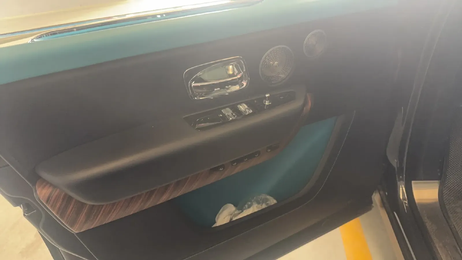 2018 Rolls-Royce Cullinan 6.7T 571HP V12 8AT,autocango,china used car exporter,china ev exporter,chinese used car exporter,chinese used ev exporter