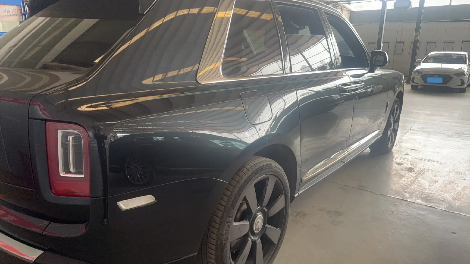 2018 Rolls-Royce Cullinan 6.7T 571HP V12 8AT,autocango,china used car exporter,china ev exporter,chinese used car exporter,chinese used ev exporter