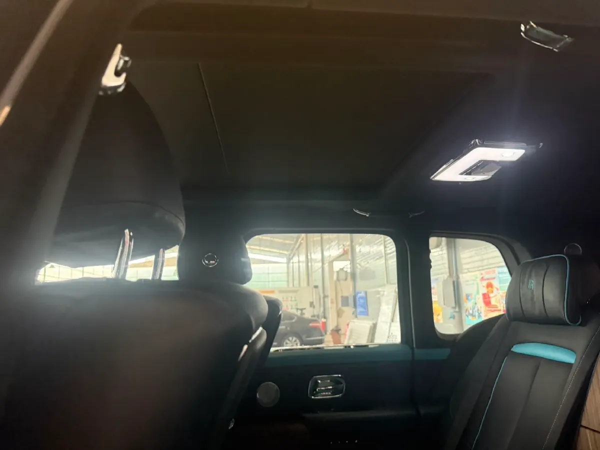 2018 Rolls-Royce Cullinan 6.7T 571HP V12 8AT,autocango,china used car exporter,china ev exporter,chinese used car exporter,chinese used ev exporter