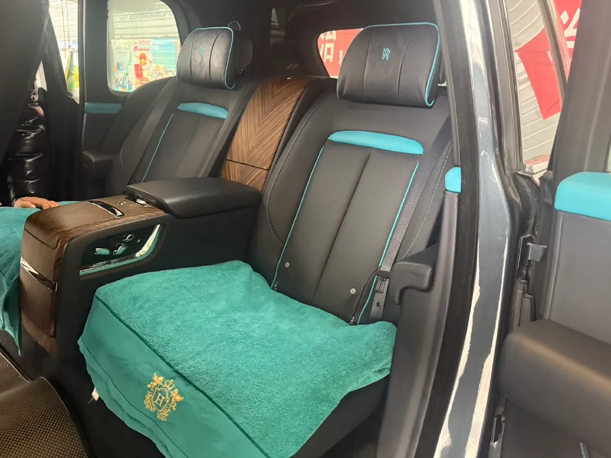 2018 Rolls-Royce Cullinan 6.7T 571HP V12 8AT,autocango,china used car exporter,china ev exporter,chinese used car exporter,chinese used ev exporter