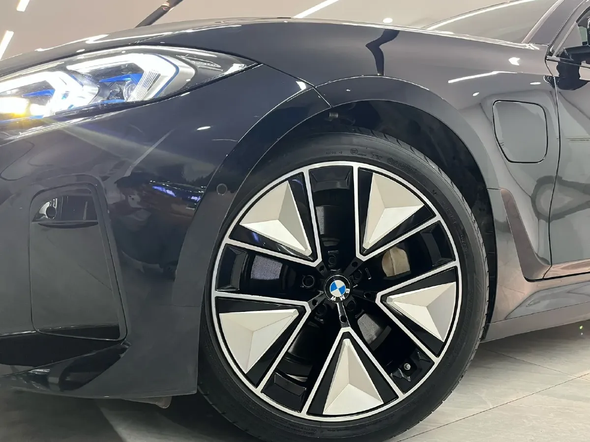 2025 BMW i3 BEV 79.05KWH,autocango,china used car exporter,china ev exporter,chinese used car exporter,chinese used ev exporter