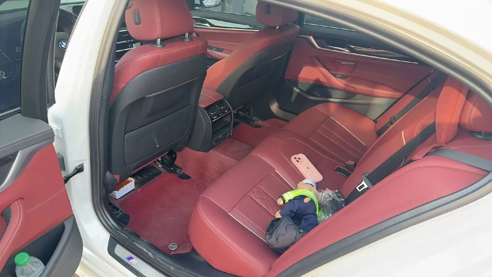 2021 BMW 5 Series 2.0T 184HP L4 8AT,autocango,china used car exporter,china ev exporter,chinese used car exporter,chinese used ev exporter