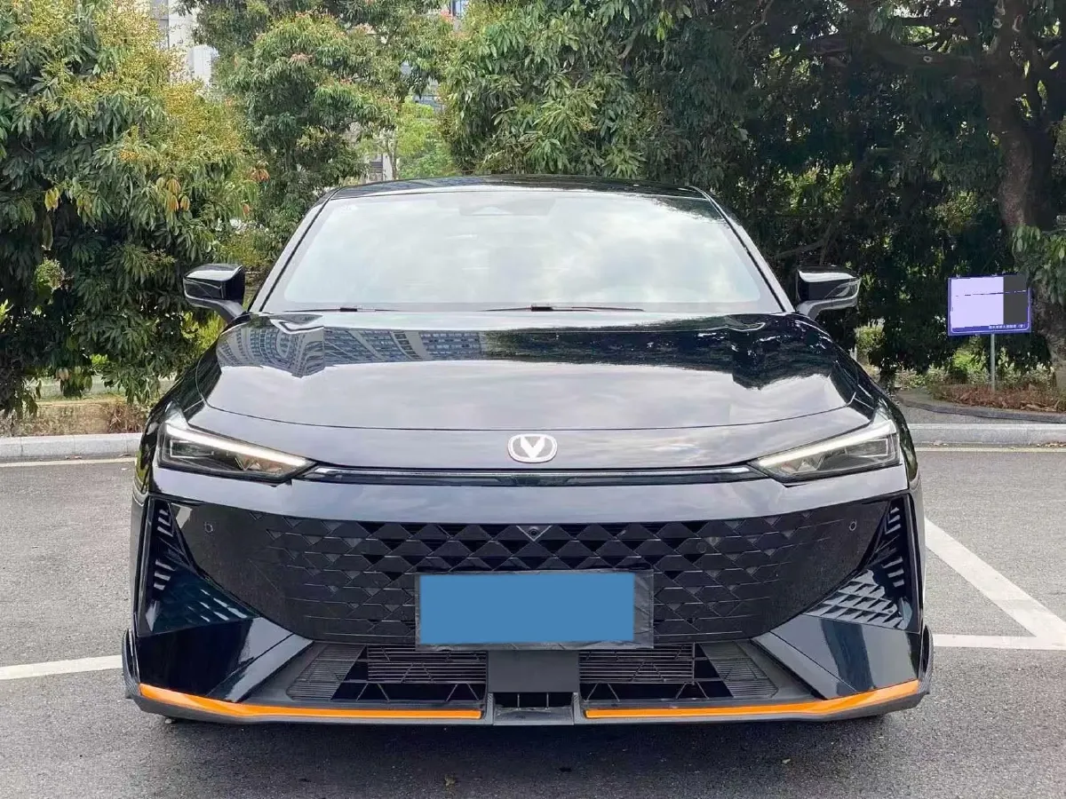 2024 ChangAn UNI-V 1.5T 188HP L4 7DCT,autocango,china used car exporter,china ev exporter,chinese used car exporter,chinese used ev exporter