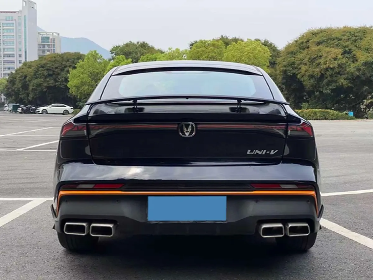 2024 ChangAn UNI-V 1.5T 188HP L4 7DCT,autocango,china used car exporter,china ev exporter,chinese used car exporter,chinese used ev exporter