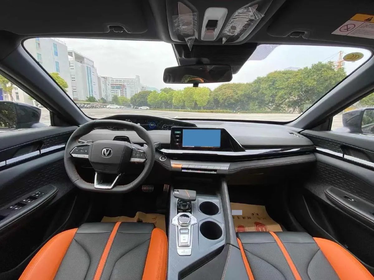 2024 ChangAn UNI-V 1.5T 188HP L4 7DCT,autocango,china used car exporter,china ev exporter,chinese used car exporter,chinese used ev exporter