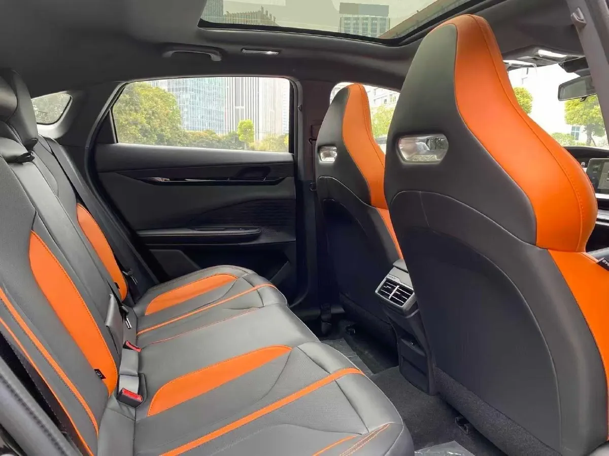 2024 ChangAn UNI-V 1.5T 188HP L4 7DCT,autocango,china used car exporter,china ev exporter,chinese used car exporter,chinese used ev exporter