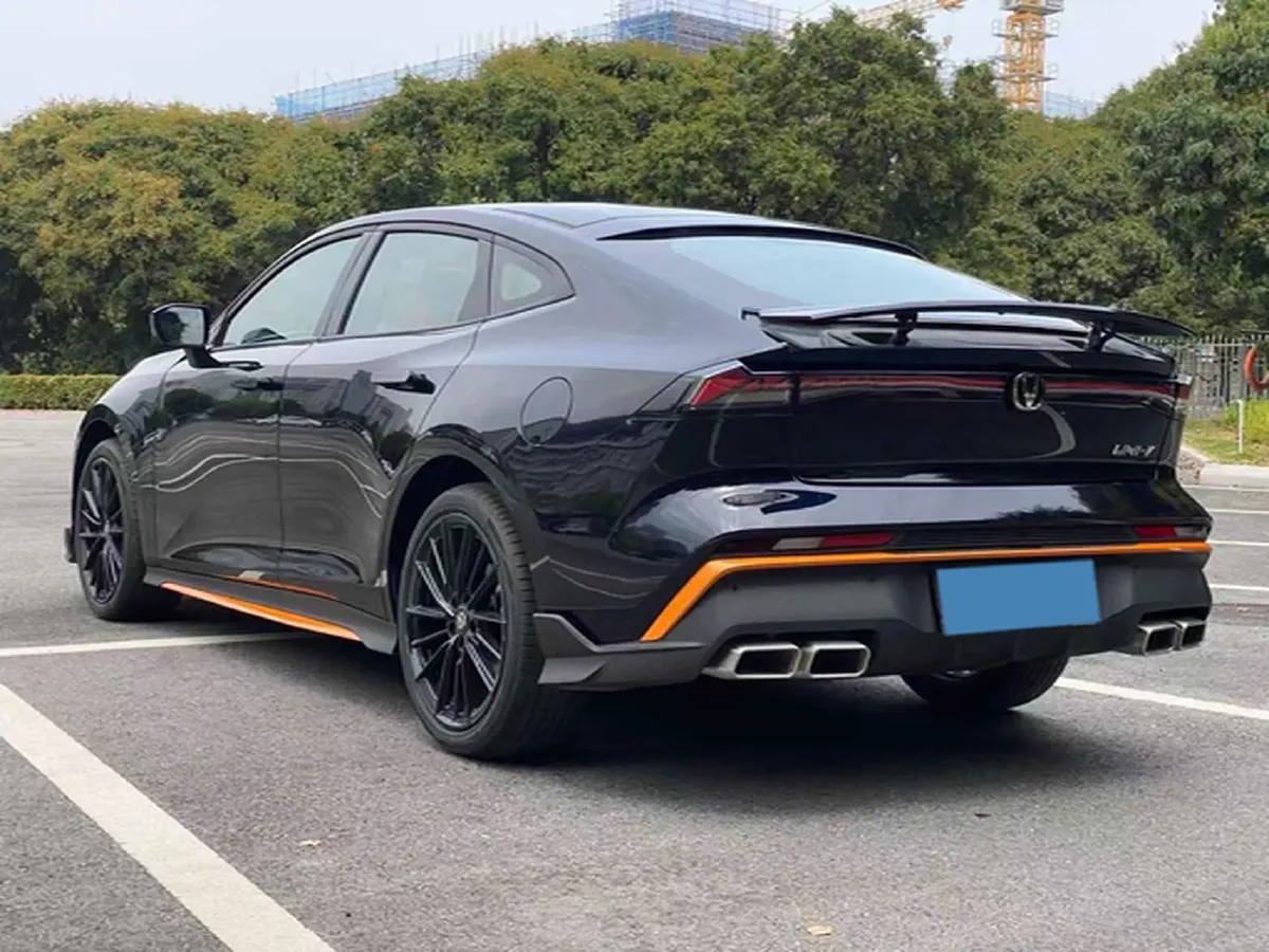 2024 ChangAn UNI-V 1.5T 188HP L4 7DCT,autocango,china used car exporter,china ev exporter,chinese used car exporter,chinese used ev exporter