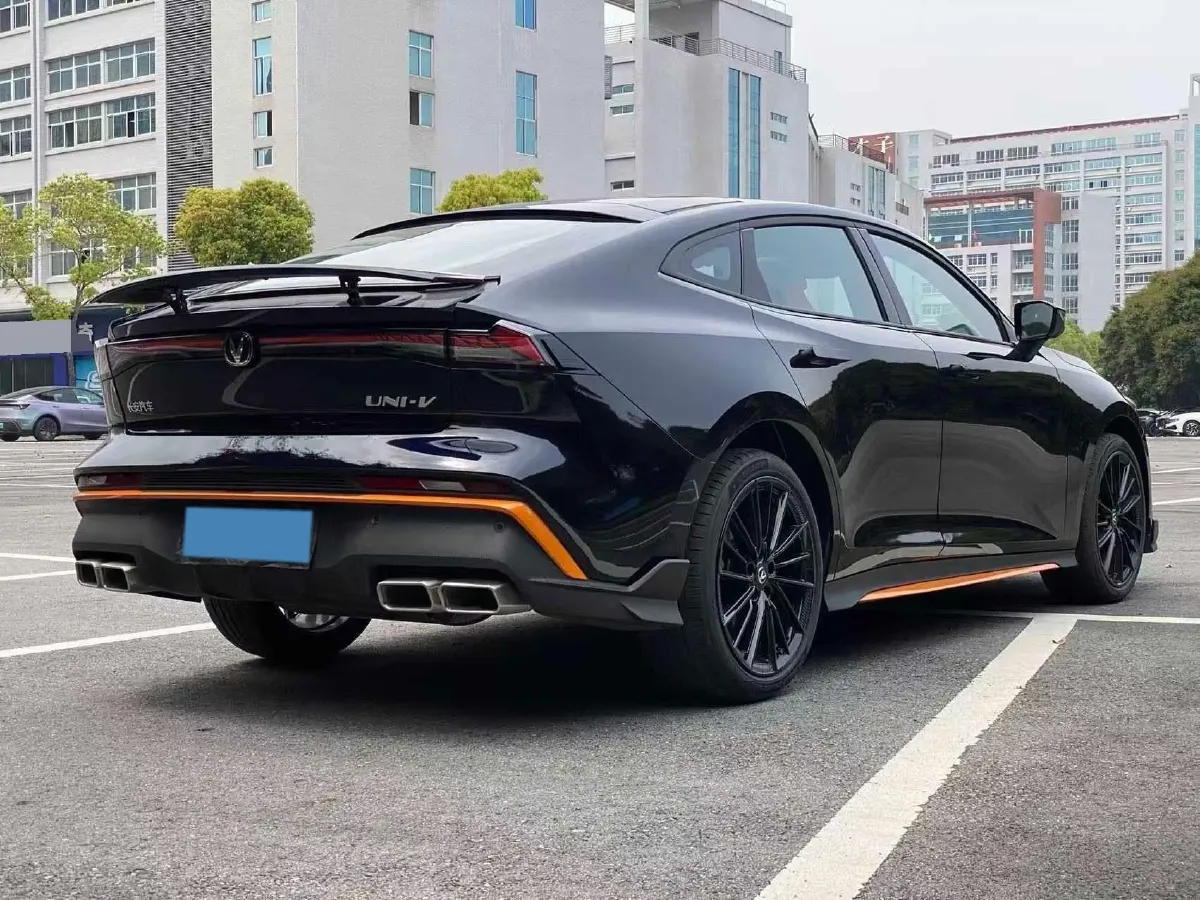 2024 ChangAn UNI-V 1.5T 188HP L4 7DCT,autocango,china used car exporter,china ev exporter,chinese used car exporter,chinese used ev exporter