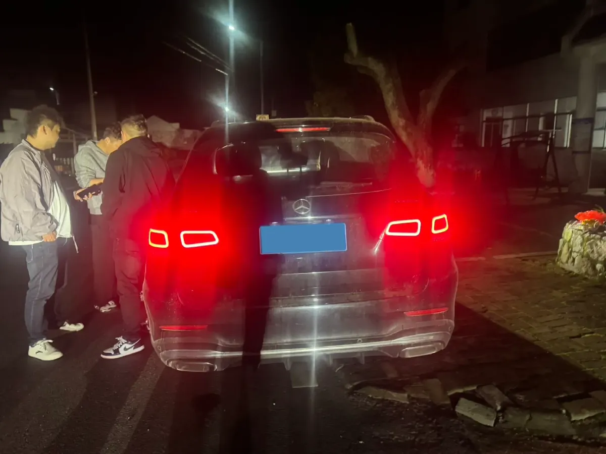 2022 Mercedes-Benz GLC Class 2.0T 258HP L4 9AT,autocango,china used car exporter,china ev exporter,chinese used car exporter,chinese used ev exporter