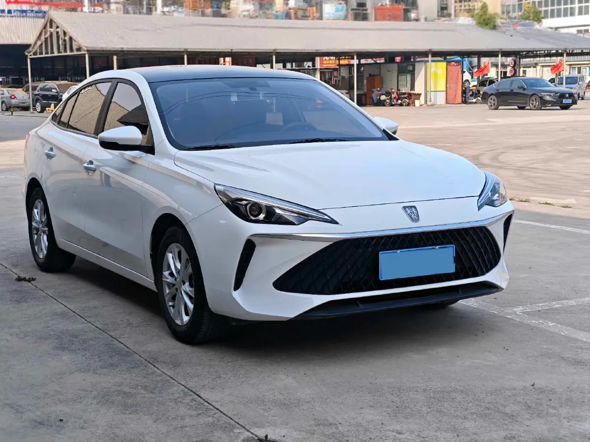 2023 Roewe i5 1.5L 129HP L4 5MT,autocango,china used car exporter,china ev exporter,chinese used car exporter,chinese used ev exporter