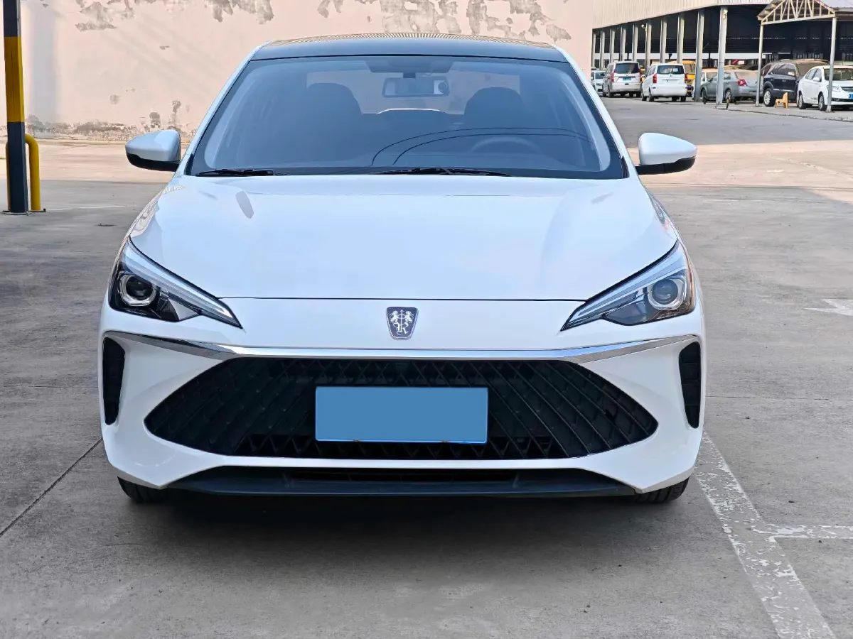 2023 Roewe i5 1.5L 129HP L4 5MT,autocango,china used car exporter,china ev exporter,chinese used car exporter,chinese used ev exporter