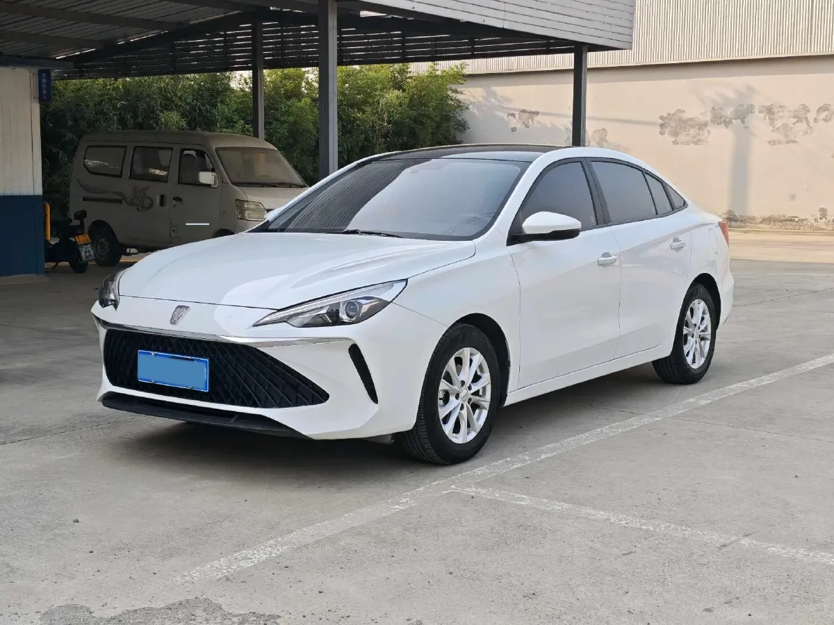 2023 Roewe i5 1.5L 129HP L4 5MT,autocango,china used car exporter,china ev exporter,chinese used car exporter,chinese used ev exporter