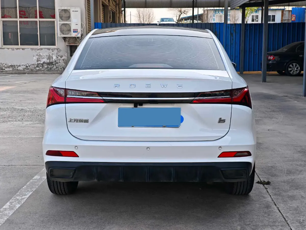 2023 Roewe i5 1.5L 129HP L4 5MT,autocango,china used car exporter,china ev exporter,chinese used car exporter,chinese used ev exporter