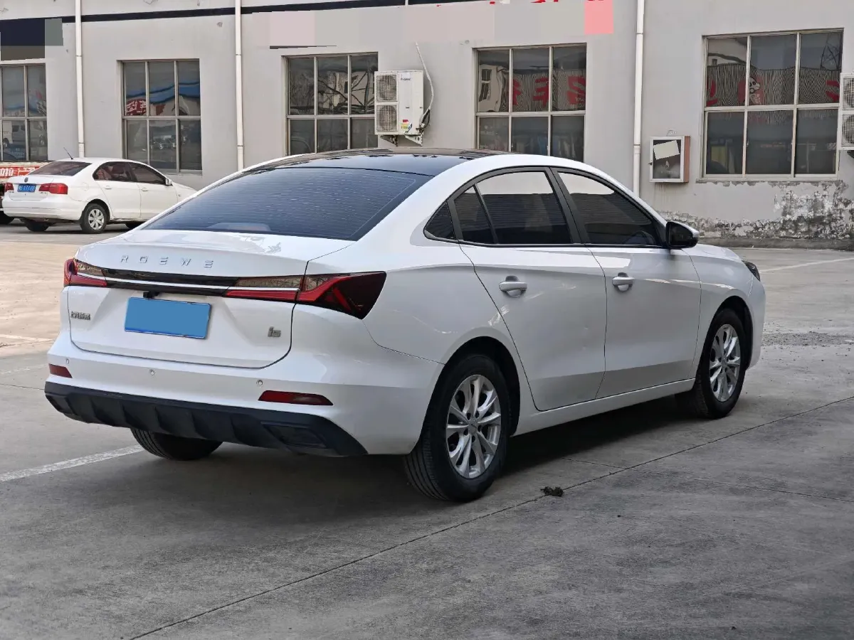 2023 Roewe i5 1.5L 129HP L4 5MT,autocango,china used car exporter,china ev exporter,chinese used car exporter,chinese used ev exporter