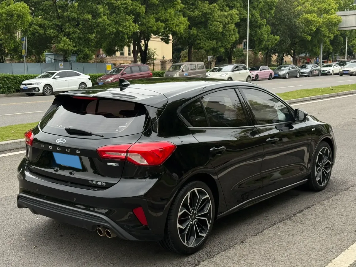 2020 Ford Focus 1.5T 174HP L3 8AT,autocango,china used car exporter,china ev exporter,chinese used car exporter,chinese used ev exporter