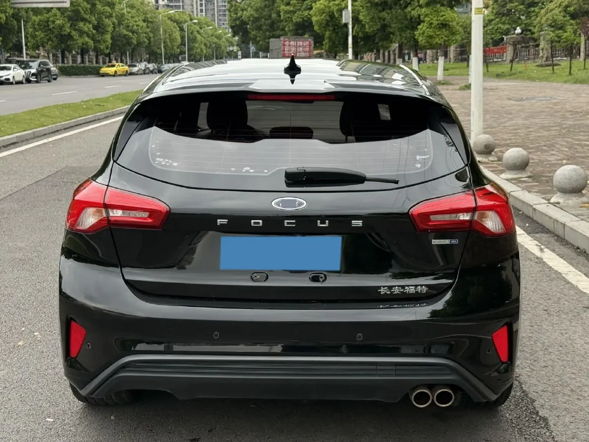 2020 Ford Focus 1.5T 174HP L3 8AT,autocango,china used car exporter,china ev exporter,chinese used car exporter,chinese used ev exporter