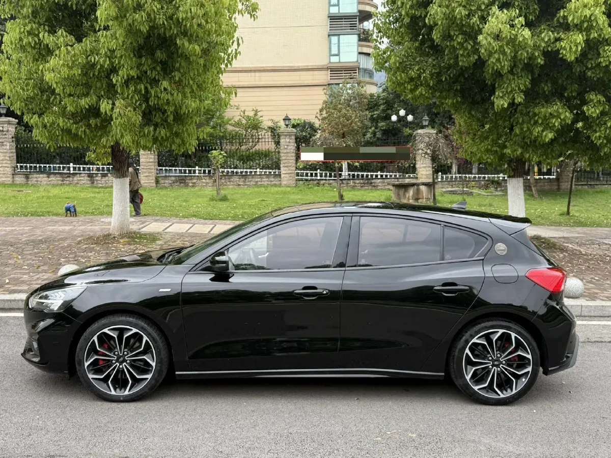 2020 Ford Focus 1.5T 174HP L3 8AT,autocango,china used car exporter,china ev exporter,chinese used car exporter,chinese used ev exporter