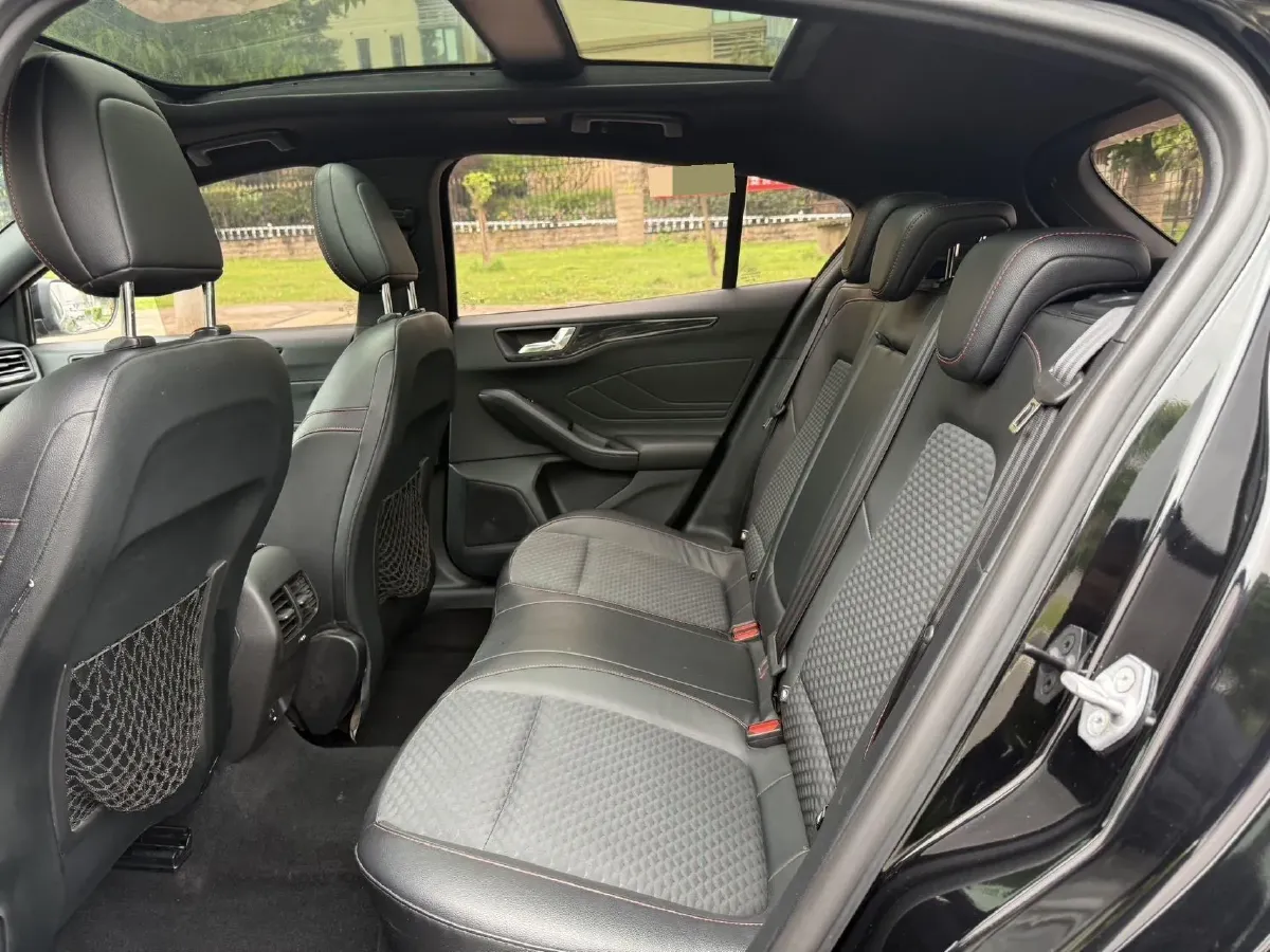 2020 Ford Focus 1.5T 174HP L3 8AT,autocango,china used car exporter,china ev exporter,chinese used car exporter,chinese used ev exporter