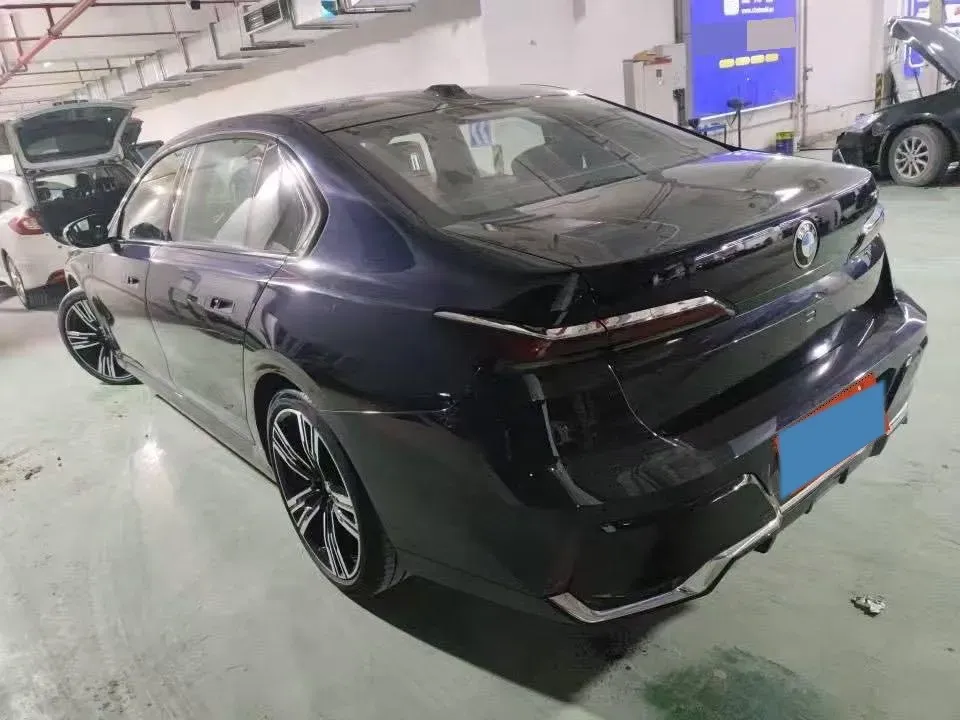 2023 BMW 7 Series 3.0T 381HP L6 8AT,autocango,china used car exporter,china ev exporter,chinese used car exporter,chinese used ev exporter