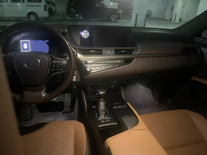 2020 Lexus ES 2.0L 173HP L4 CVT,autocango,china used car exporter,china ev exporter,chinese used car exporter,chinese used ev exporter