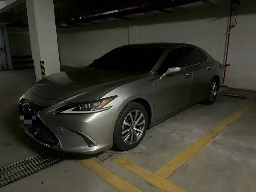 2020 Lexus ES 2.0L 173HP L4 CVT,autocango,china used car exporter,china ev exporter,chinese used car exporter,chinese used ev exporter