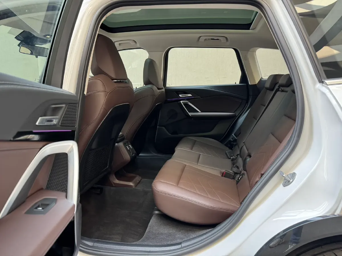 2023 BMW X1 1.5T 156HP L3 7DCT,autocango,china used car exporter,china ev exporter,chinese used car exporter,chinese used ev exporter