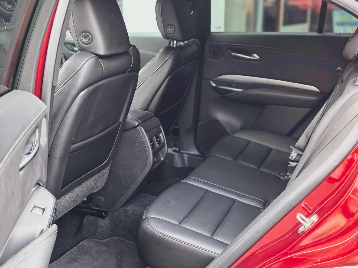 2023 Cadillac XT4 2.0T 237HP L4 9AT,autocango,china used car exporter,china ev exporter,chinese used car exporter,chinese used ev exporter