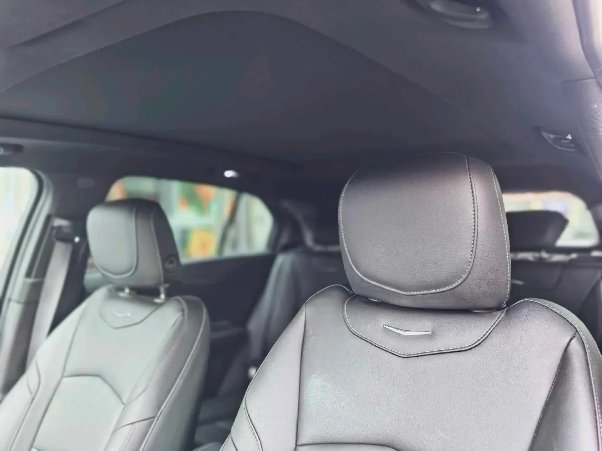 2023 Cadillac XT4 2.0T 237HP L4 9AT,autocango,china used car exporter,china ev exporter,chinese used car exporter,chinese used ev exporter