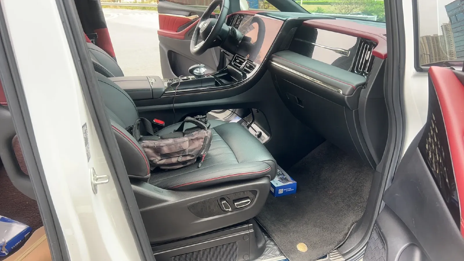 2024 GAC Trumpchi M8 2.0T 252HP L4 8AT,autocango,china used car exporter,china ev exporter,chinese used car exporter,chinese used ev exporter