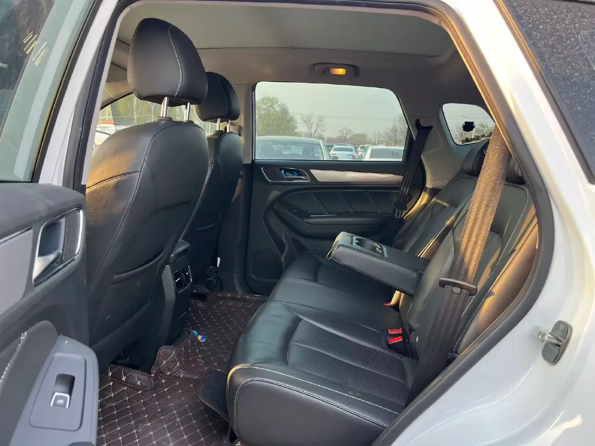 2018 Roewe RX5 2.0T 220HP L4 6DCT,autocango,china used car exporter,china ev exporter,chinese used car exporter,chinese used ev exporter