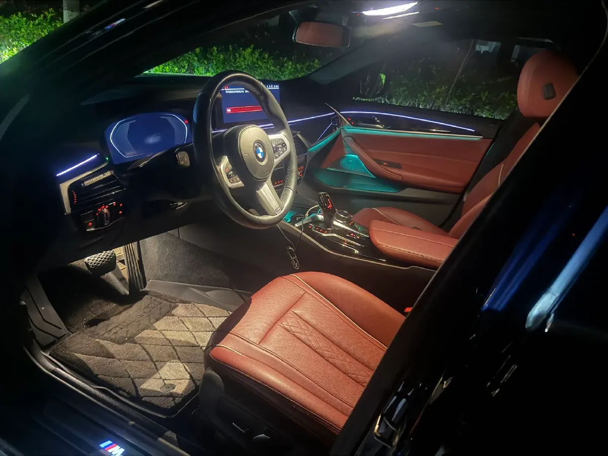 2022 BMW 5 Series 2.0T 184HP L4 8AT,autocango,china used car exporter,china ev exporter,chinese used car exporter,chinese used ev exporter