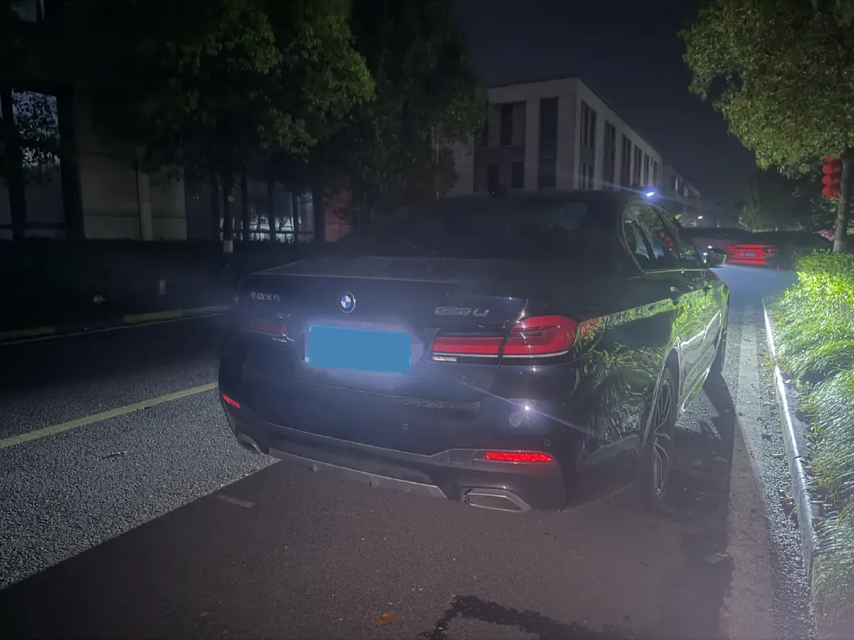 2022 BMW 5 Series 2.0T 184HP L4 8AT,autocango,china used car exporter,china ev exporter,chinese used car exporter,chinese used ev exporter