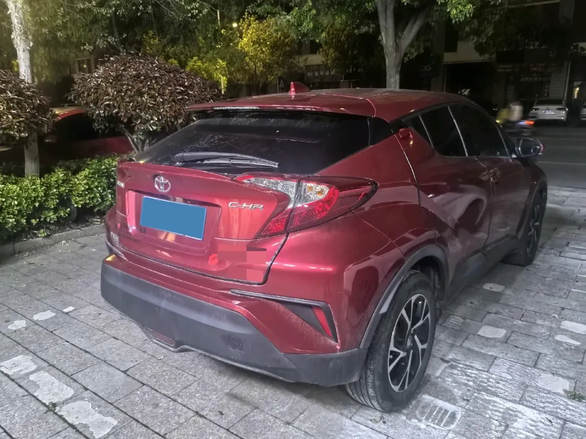 2018 Toyota C-HR 2.0L 171HP L4 CVT,autocango,china used car exporter,china ev exporter,chinese used car exporter,chinese used ev exporter