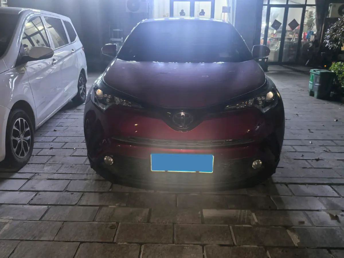 2018 Toyota C-HR 2.0L 171HP L4 CVT,autocango,china used car exporter,china ev exporter,chinese used car exporter,chinese used ev exporter