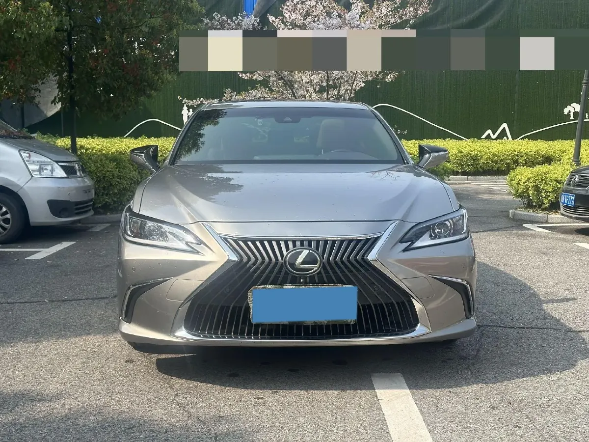 2020 Lexus ES 2.5L 207HP L4 8AT,autocango,china used car exporter,china ev exporter,chinese used car exporter,chinese used ev exporter