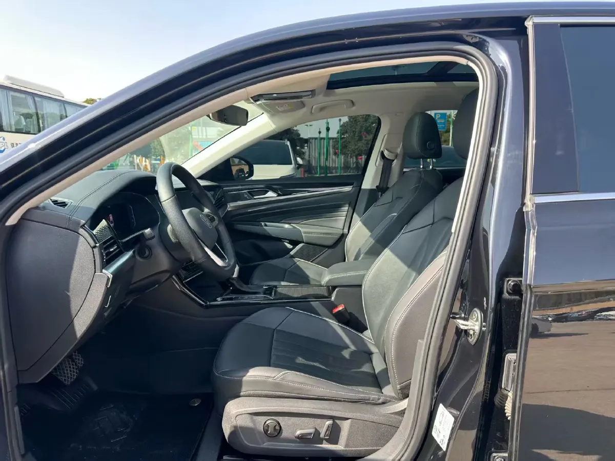 2022 Skoda Kodiak GT 2.0T 186HP L4 7DCT,autocango,china used car exporter,china ev exporter,chinese used car exporter,chinese used ev exporter