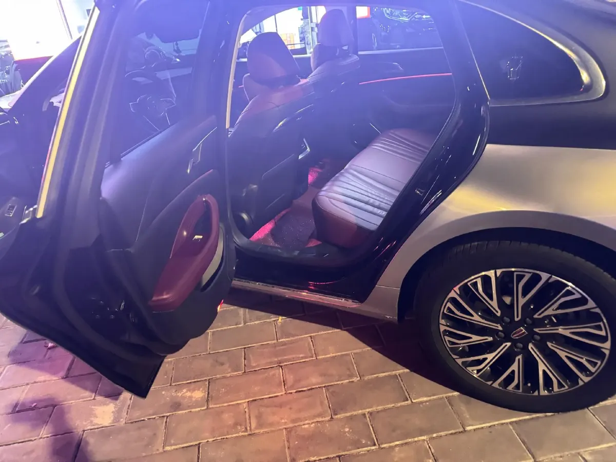 2024 HongQi H5 2.0T 224HP L4 8AT,autocango,china used car exporter,china ev exporter,chinese used car exporter,chinese used ev exporter