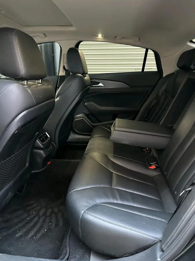 2020 HongQi H5 1.8T 197HP L4 6AT,autocango,china used car exporter,china ev exporter,chinese used car exporter,chinese used ev exporter