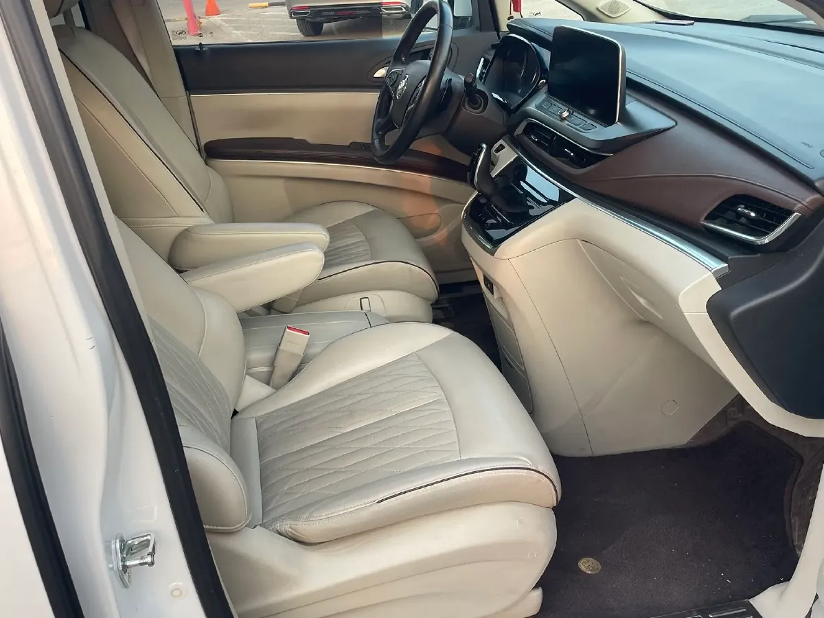 2021 Buick GL8 2.0T 237HP L4 9AT,autocango,china used car exporter,china ev exporter,chinese used car exporter,chinese used ev exporter