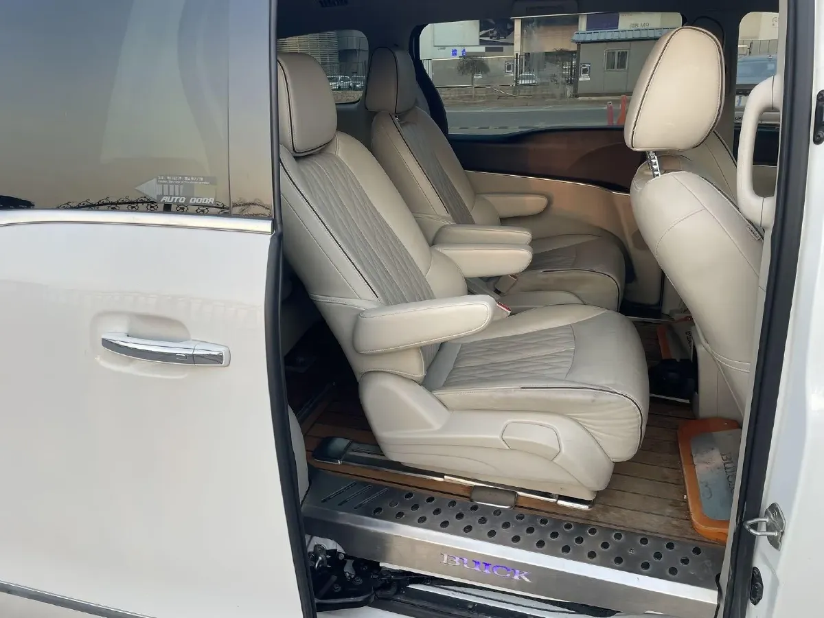 2021 Buick GL8 2.0T 237HP L4 9AT,autocango,china used car exporter,china ev exporter,chinese used car exporter,chinese used ev exporter