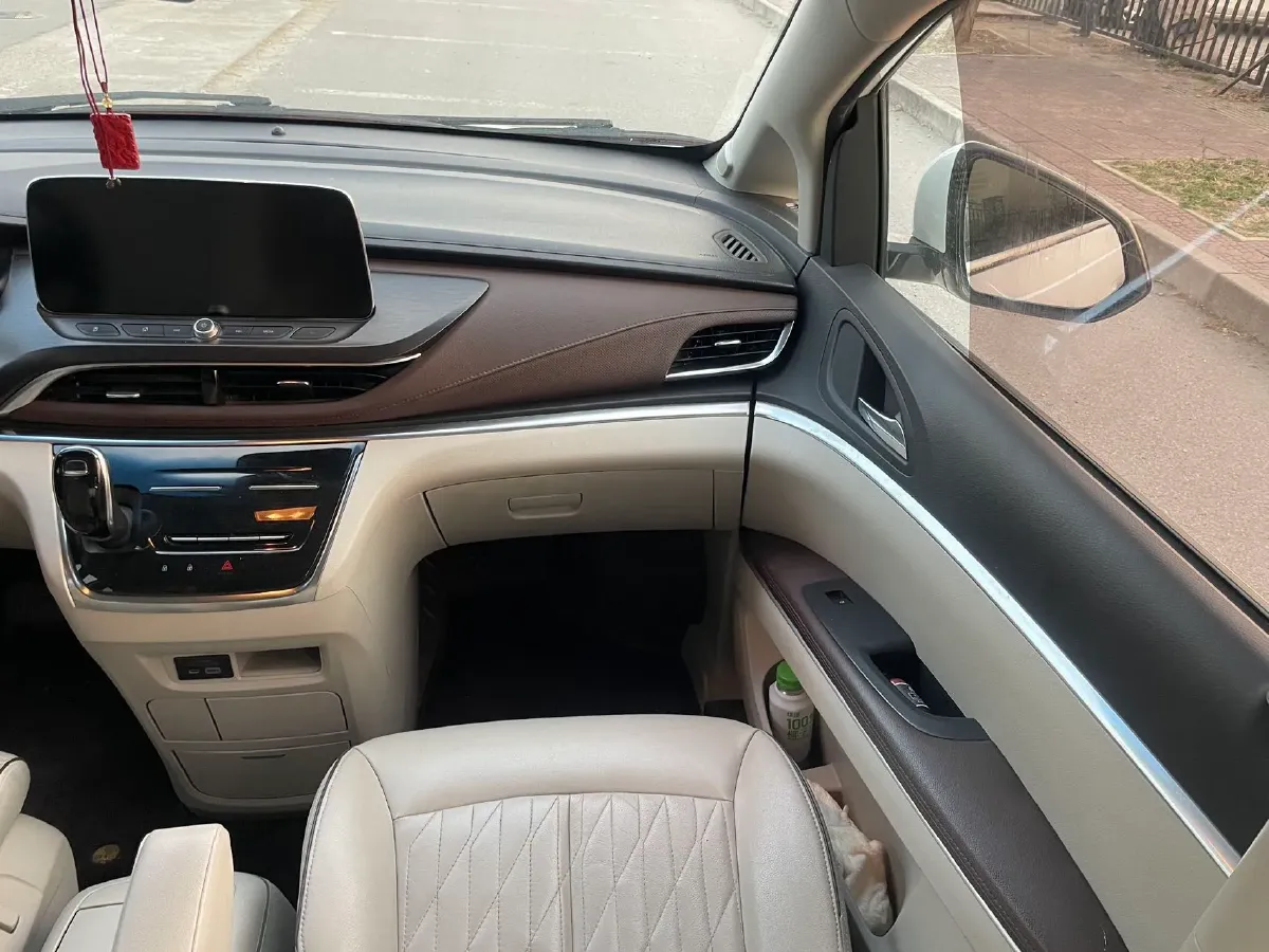 2021 Buick GL8 2.0T 237HP L4 9AT,autocango,china used car exporter,china ev exporter,chinese used car exporter,chinese used ev exporter